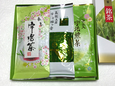 人气的宇治茶混合套装【煎茶「樱」、高级玉露雁音茶、煎茶（加入抹茶）】