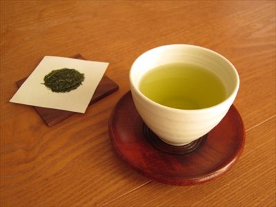 仕事中に煮詰まってしまった…そんなときは緑茶でホッと一息つきませんか?