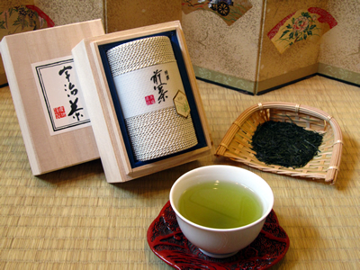 今年の缶入り高級宇治新茶(銀)